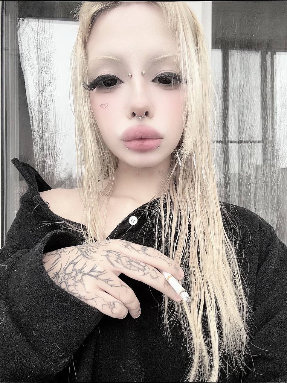 Pouty Bimbo Slut #JPaIAJkE