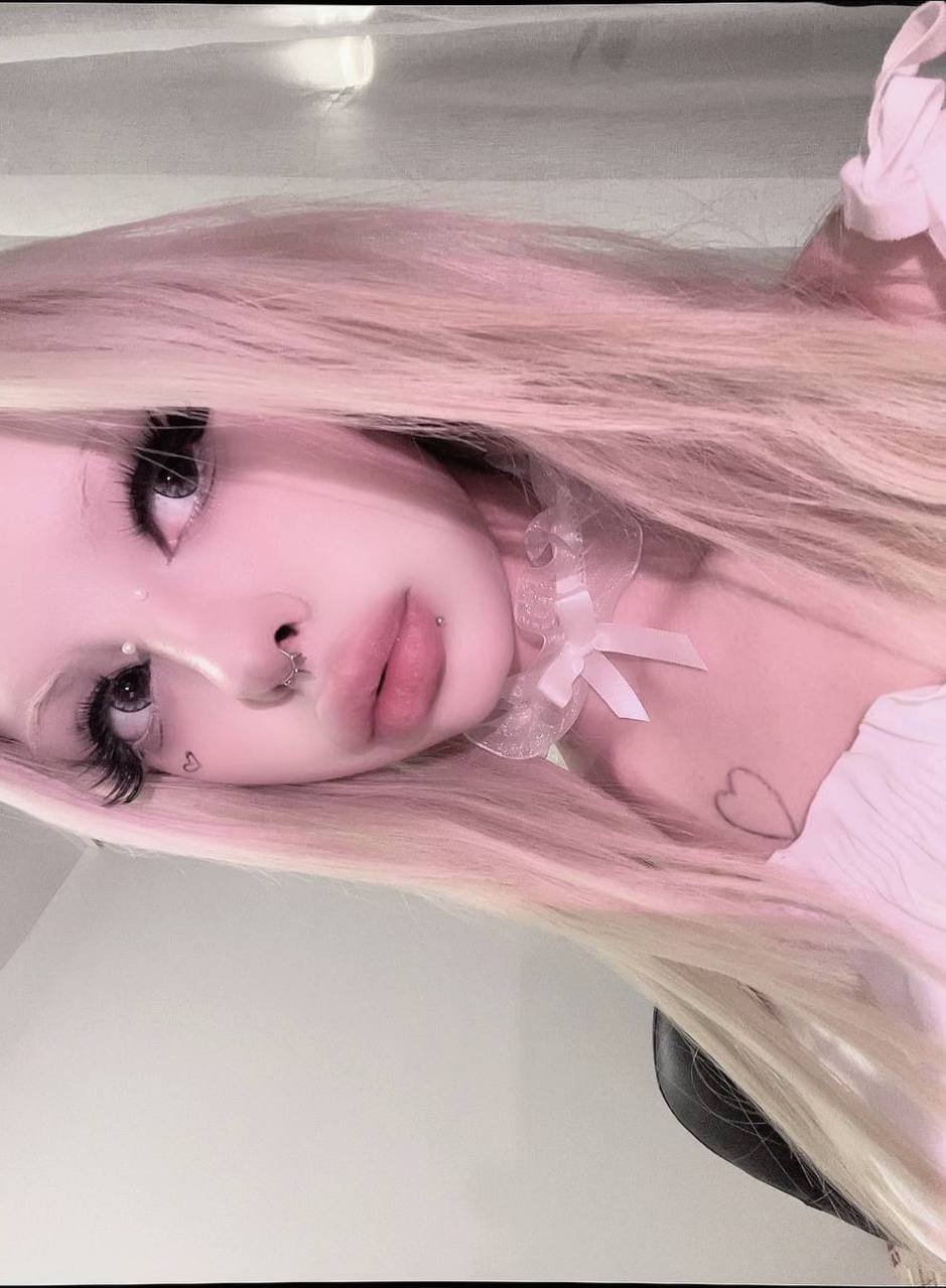 Pouty Bimbo Slut #LwZ9AZQd