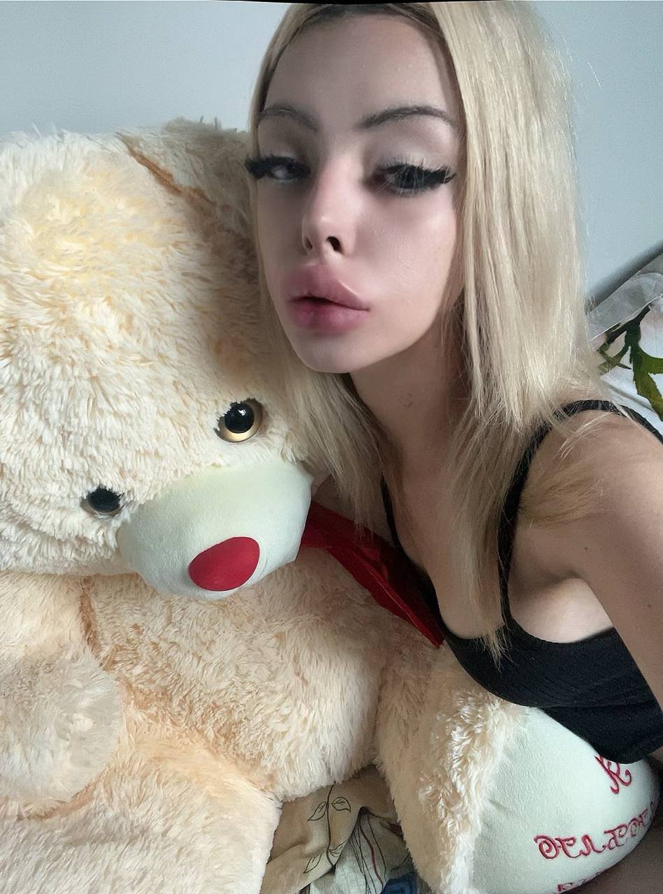 Pouty Bimbo Slut #Nx2Gwr0O