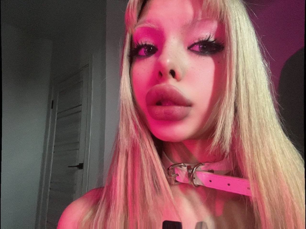 Pouty Bimbo Slut #cKQuCA3C