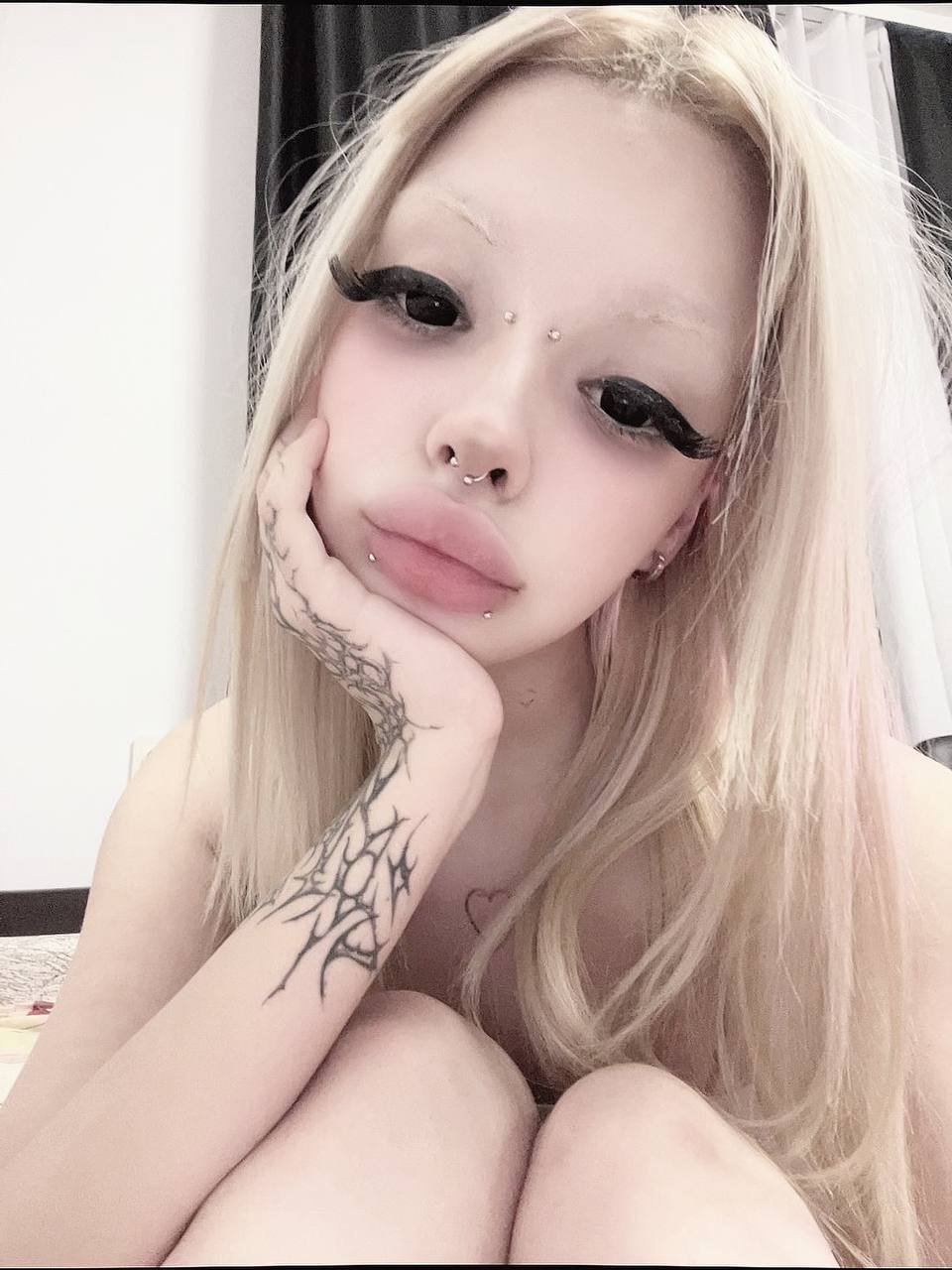 Pouty Bimbo Slut #icZilhMm