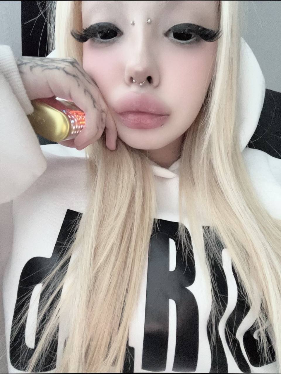 Pouty Bimbo Slut #p8kv9MIL