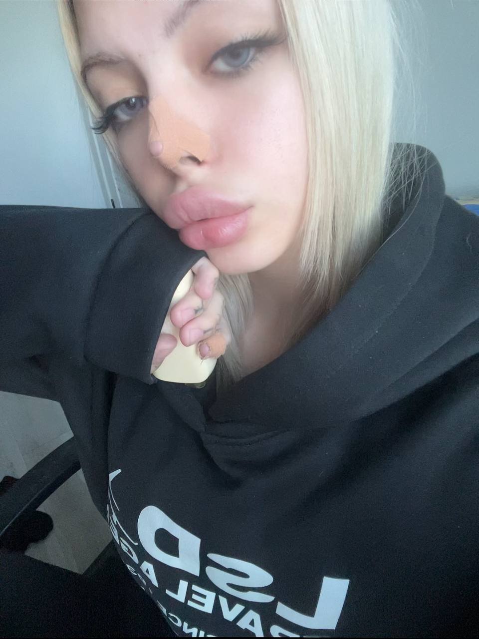 Pouty Bimbo Slut #pGqo8ADj