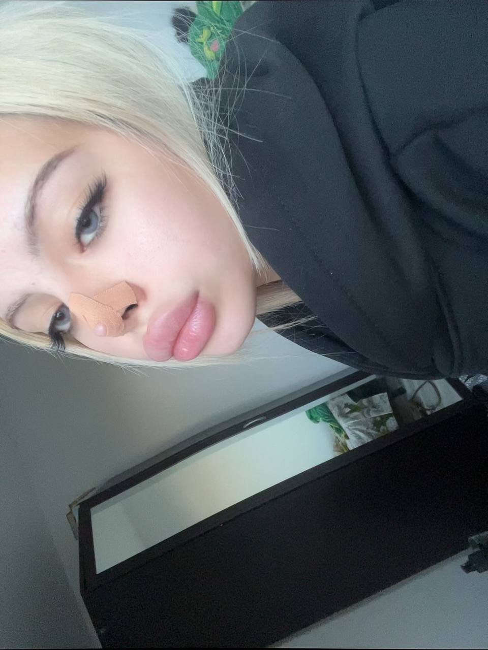 Pouty Bimbo Slut #u1Azo588